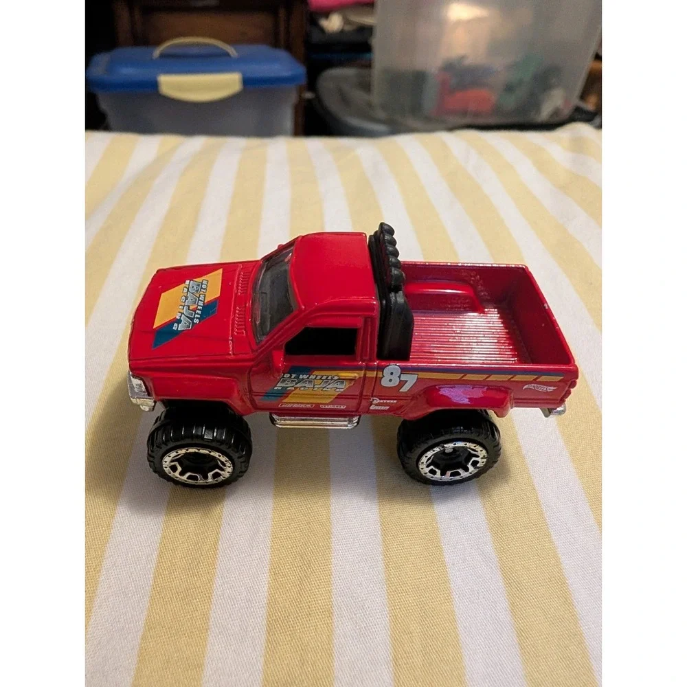 Hot Wheels 2013 Mattel Monster Jam RIG STORM 8 Truck Clear/Yellow/White